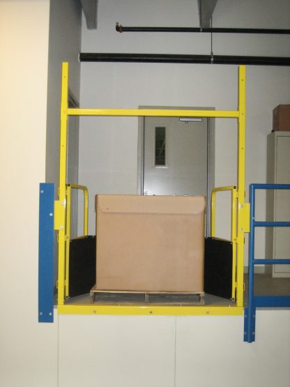 PSDOORS PALLET SAFETY GATE, PSG PCY, in use 2