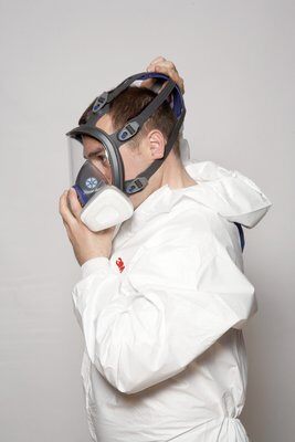 3M™ Ultimate FX Full Facepiece Reusable Respirator FF-401, Small 4 EA/Case 3M Product Number FF-401, 3M ID 70071510773, UPC 50051135894182 4
